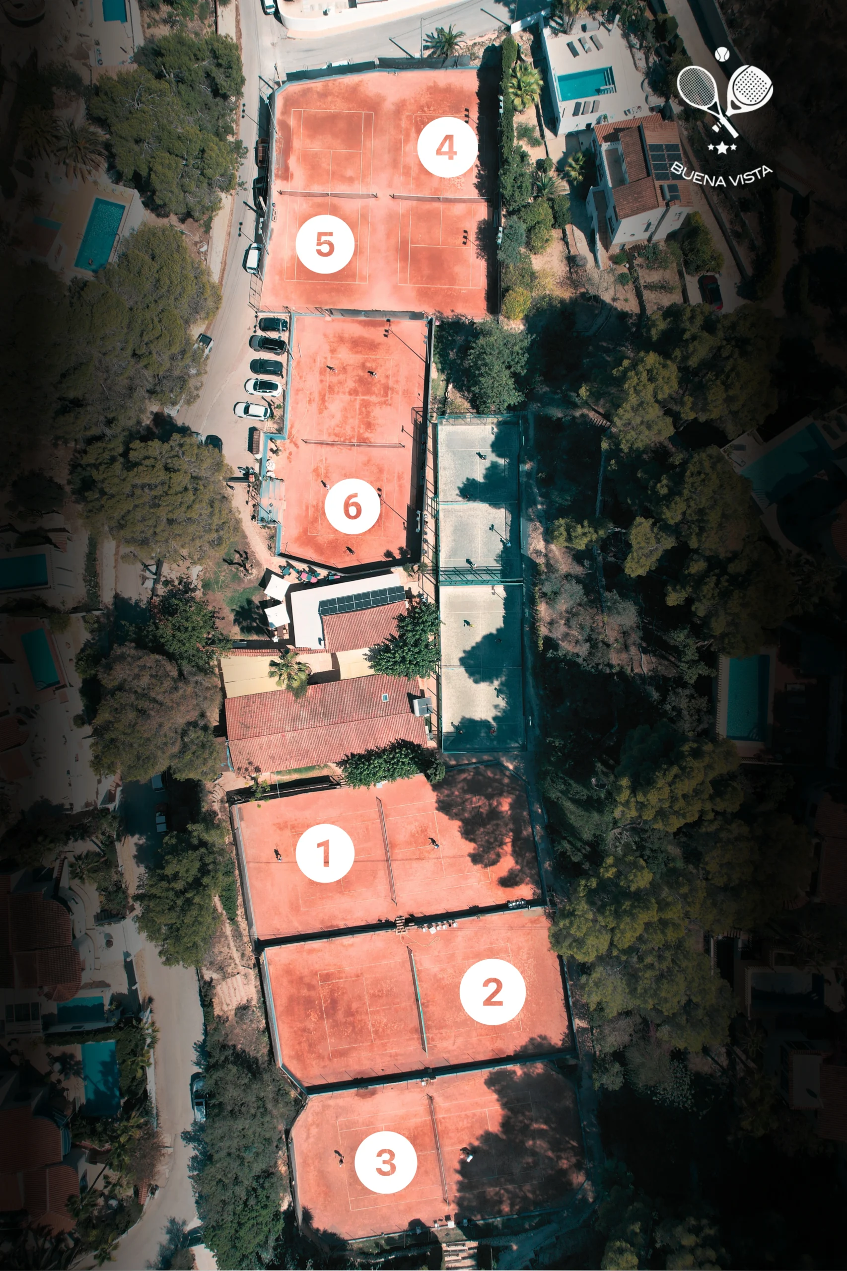 Clay tennis court at Buenavista